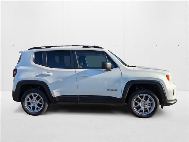 2022 Jeep Renegade Latitude photo 4