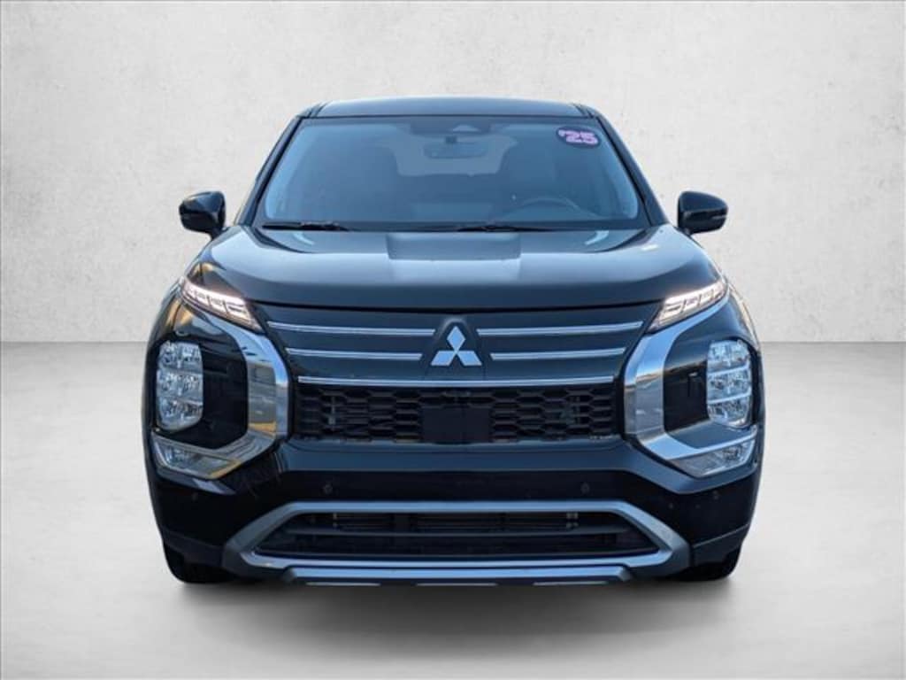 Used 2025 Mitsubishi Outlander SE SUV