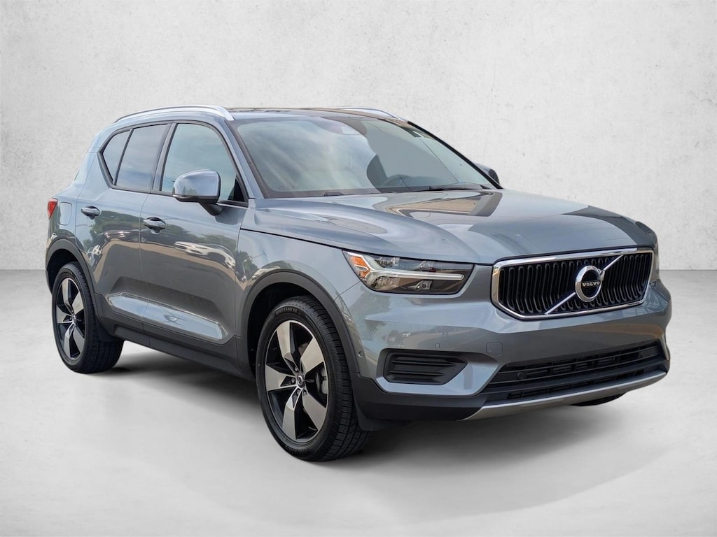 Used 2019 Volvo XC40 Momentum SUV