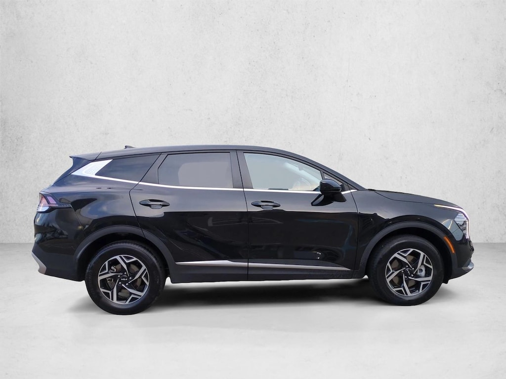 Used 2025 Kia Sportage LX SUV
