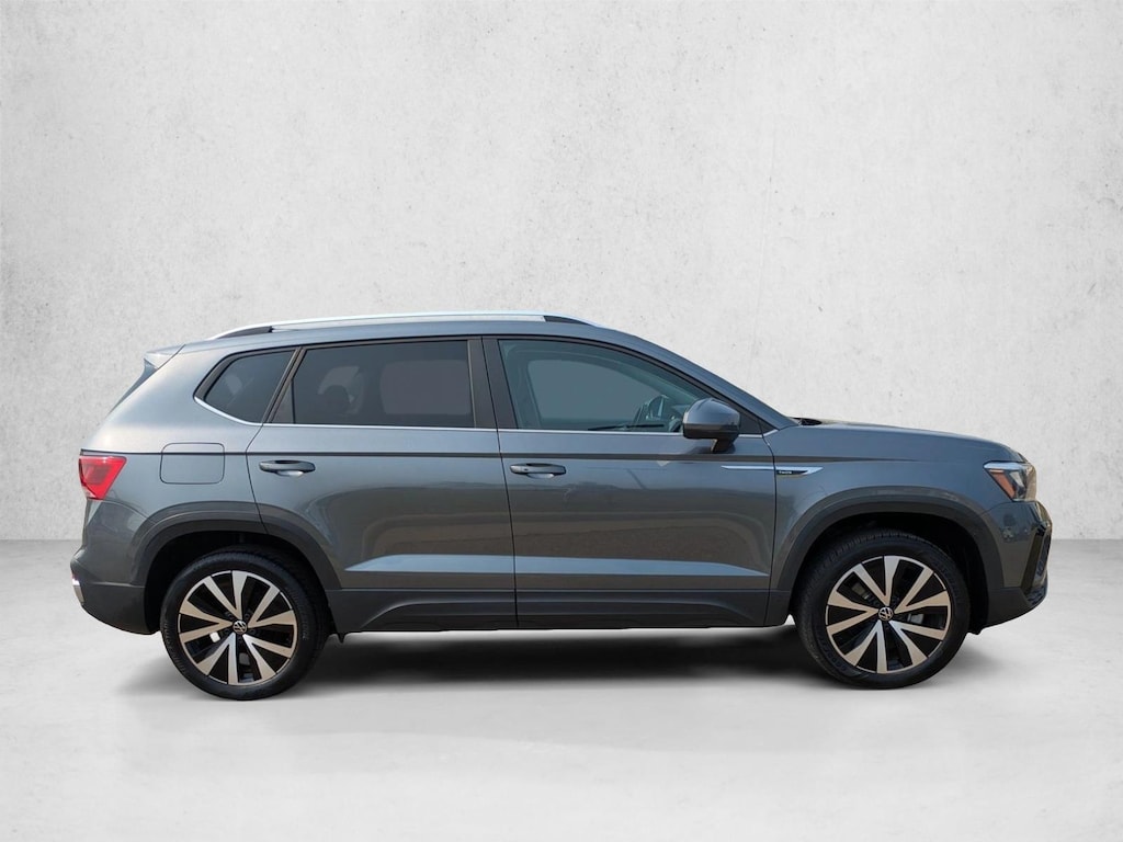 Used 2024 Volkswagen Taos SE SUV