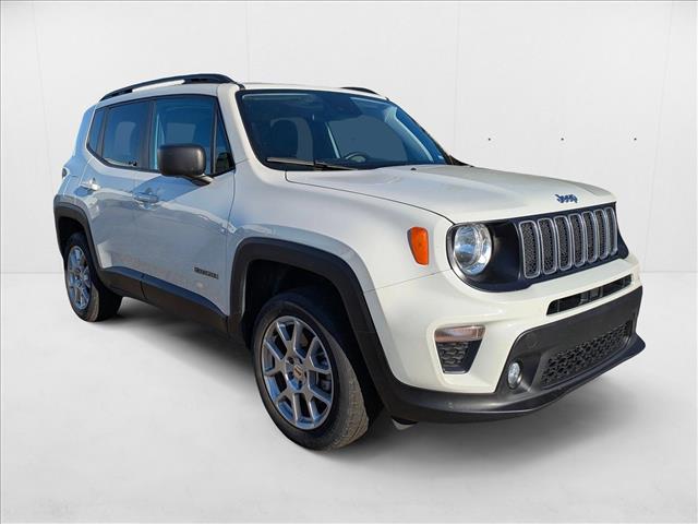 2022 Jeep Renegade Latitude photo 3