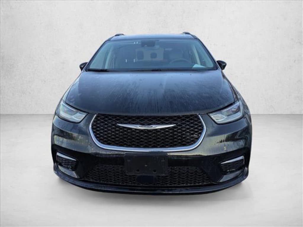 Used 2022 Chrysler Pacifica Touring L Van Passenger Van