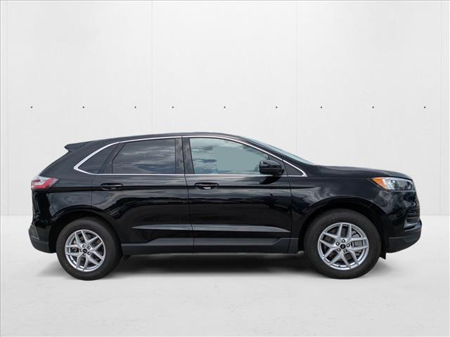 2024 Ford Edge SEL photo 4