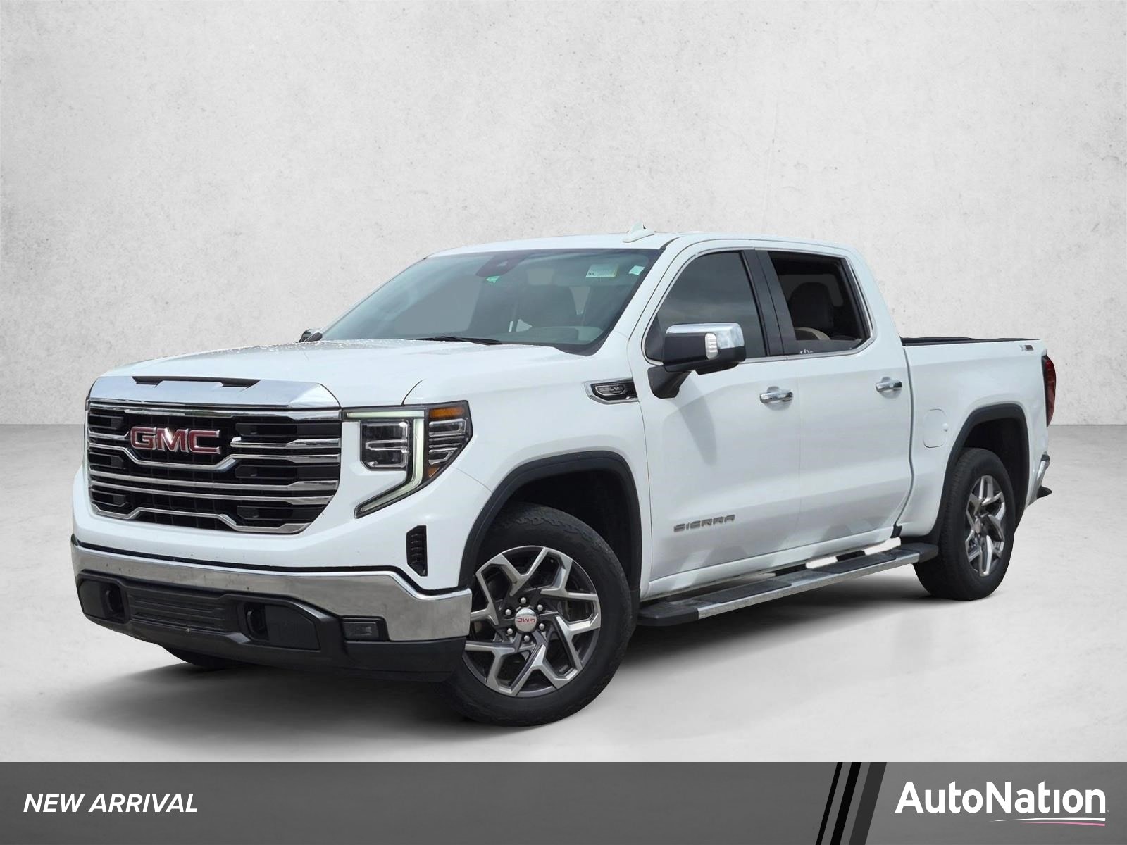 2023 GMC Sierra 4WD Crew Cab Short Box SLT's photo