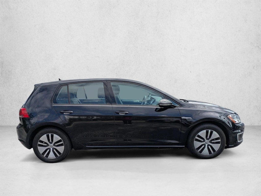 Used 2016 Volkswagen e-Golf SE Hatchback