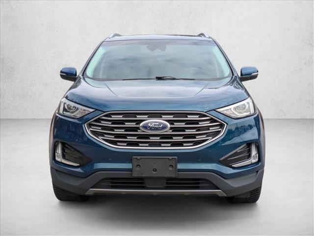 2020 Ford Edge Titanium photo 2