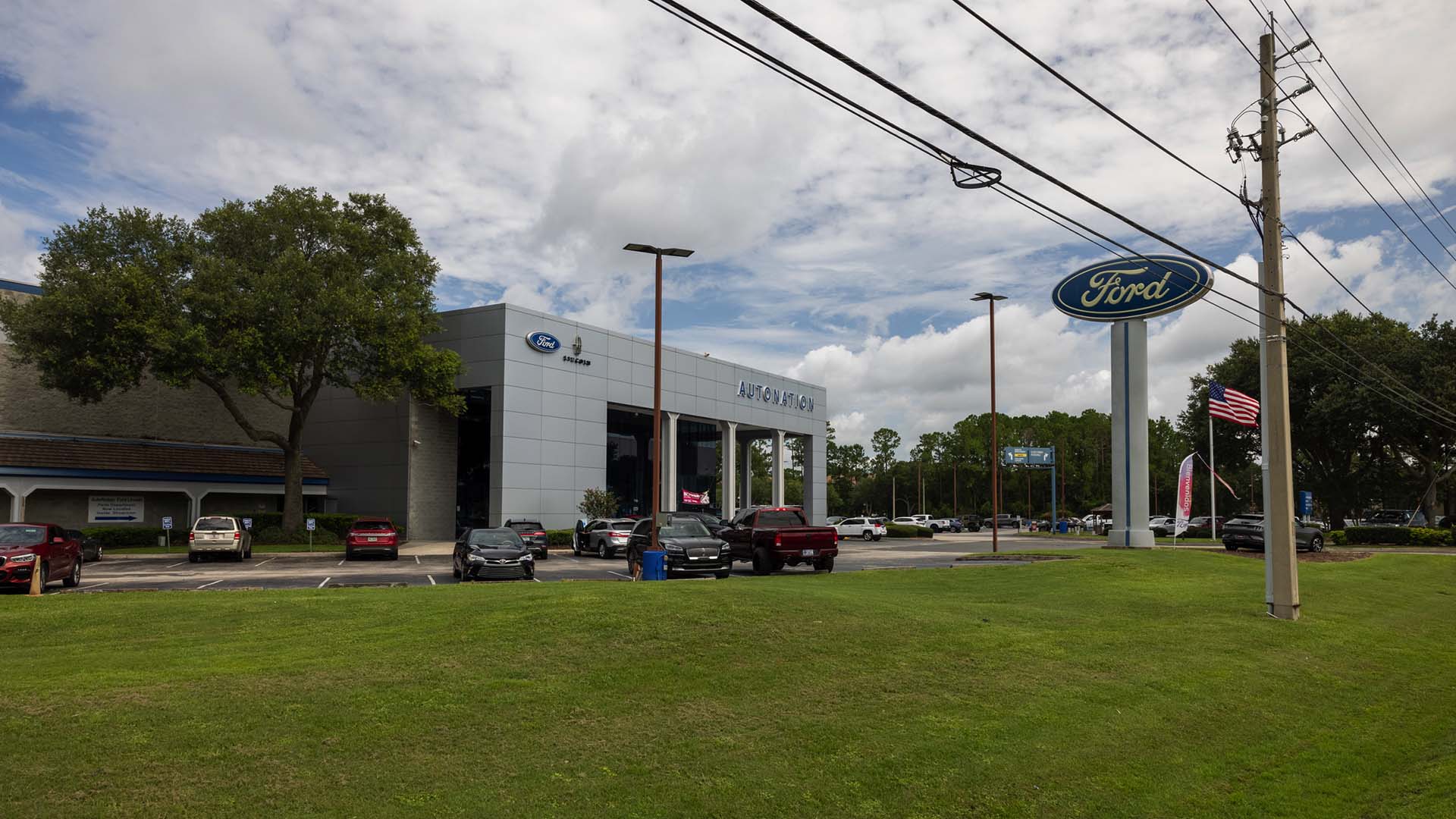Exterior view of AutoNation Ford Orange Park