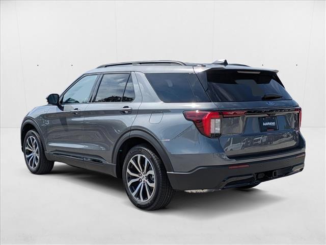 2025 Ford Explorer ST-Line photo 2