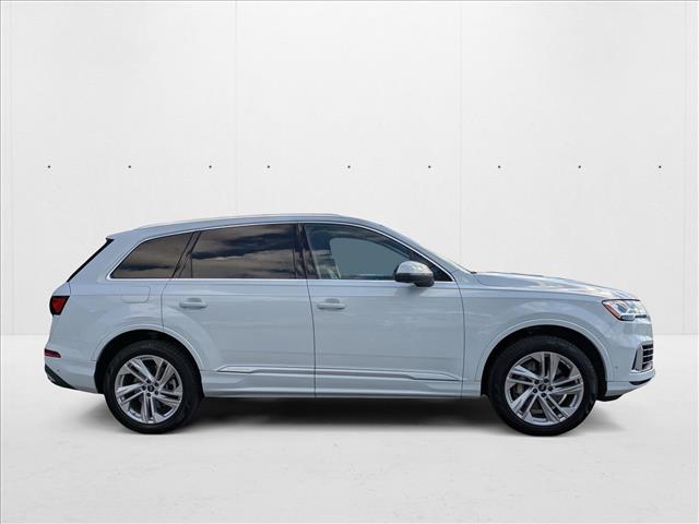 2023 Audi Q7 Premium Plus photo 4