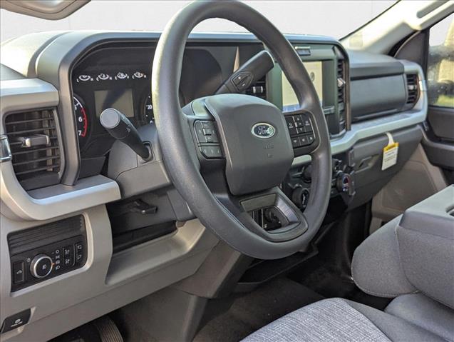 2025 Ford F-350 XLT photo 3