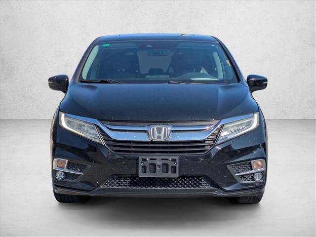 2018 Honda Odyssey Touring photo 2