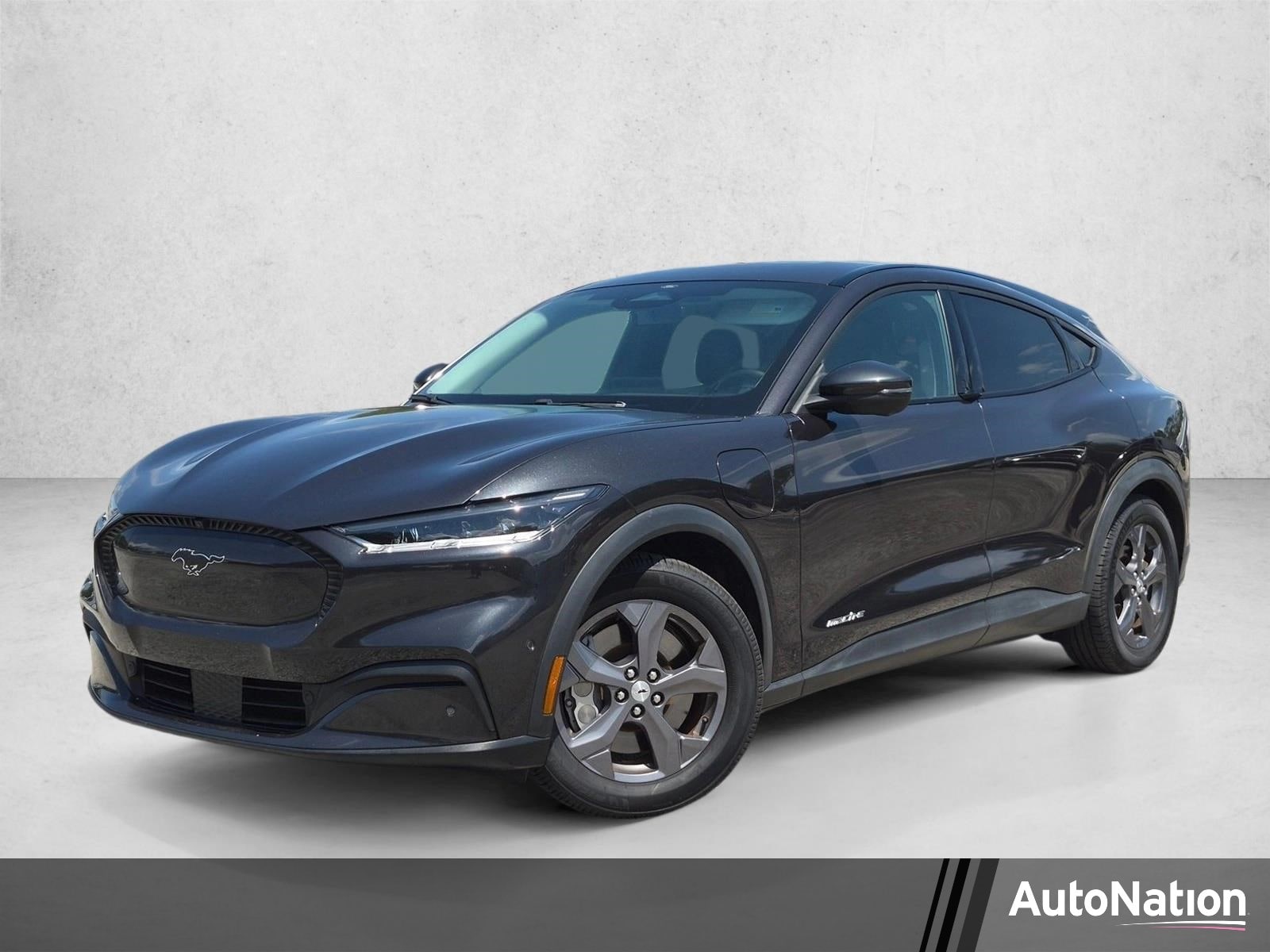 2022 Ford Mustang-Mach-e Select's photo