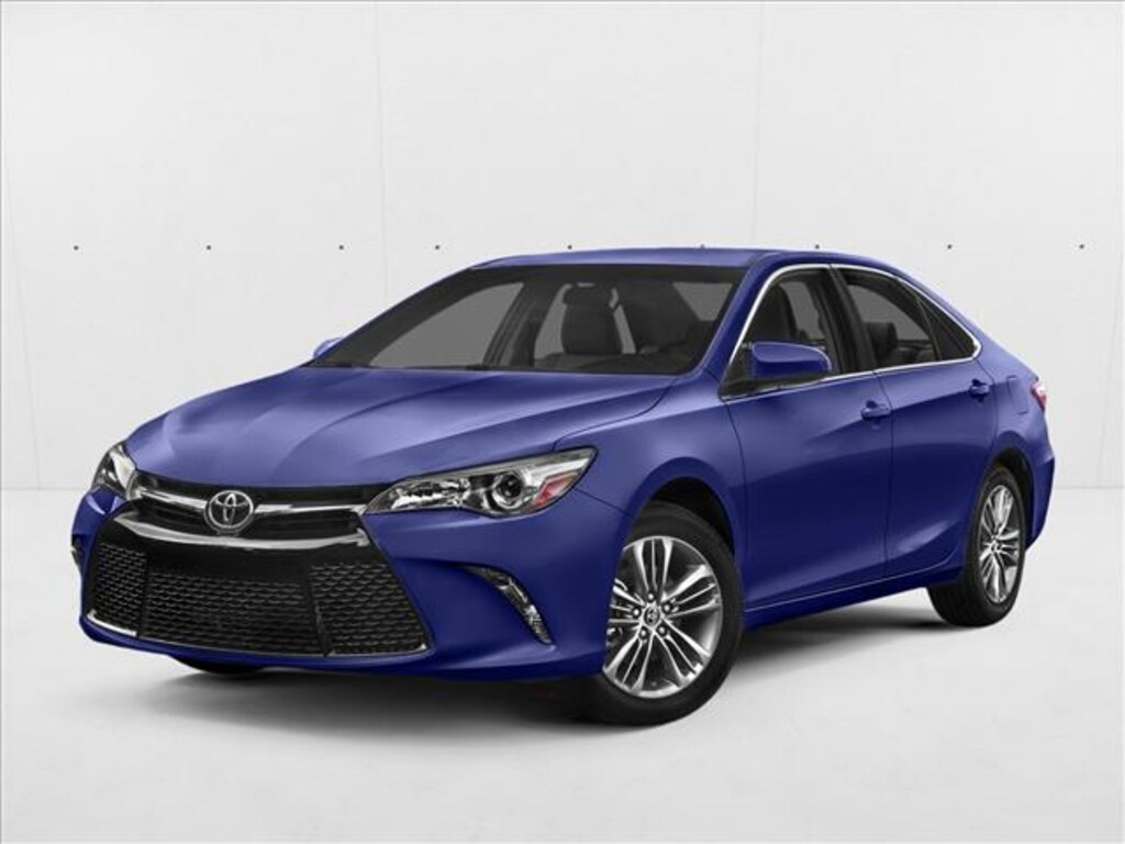 Used 2016 Toyota Camry SE Sedan