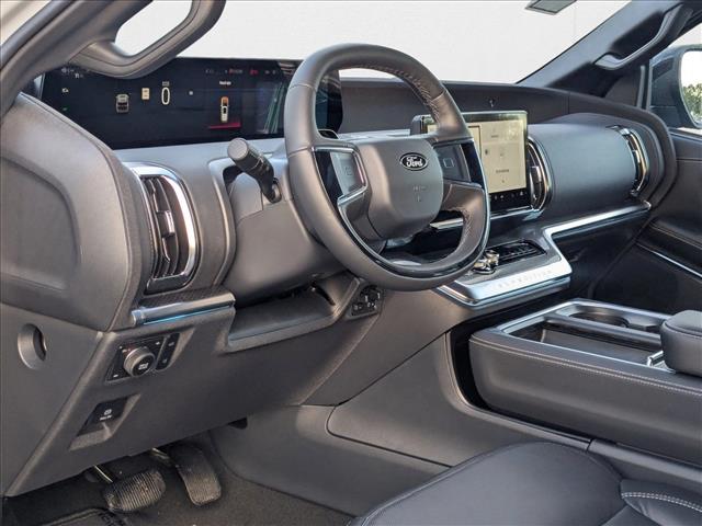 2025 Ford Expedition Platinum photo 3