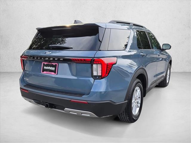 2026 Ford Explorer photo 2