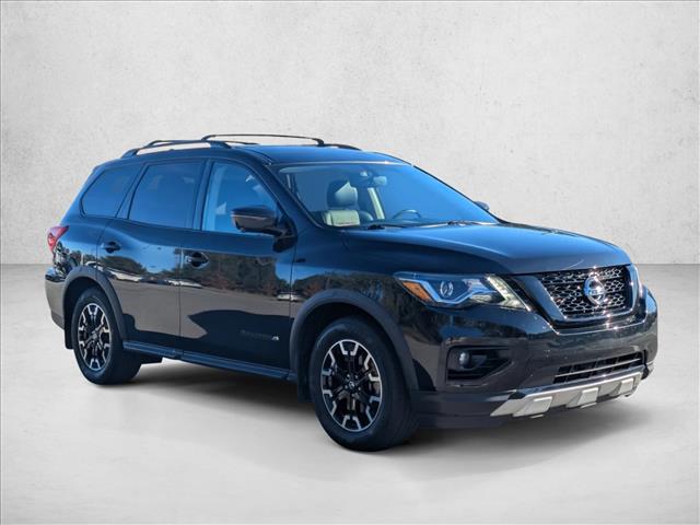 2019 Nissan Pathfinder SL photo 3