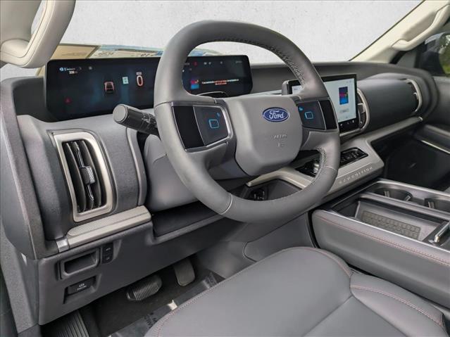 2025 Ford Expedition MAX photo 3