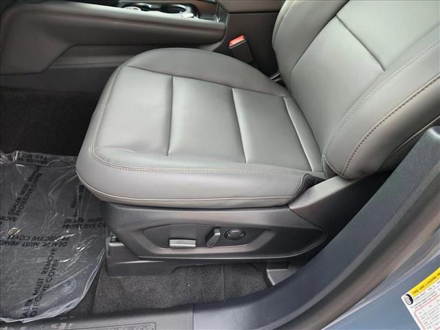 2026 Ford Explorer photo 3