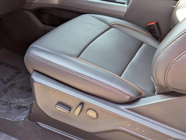 2025 Ford F-250 Lariat photo 4