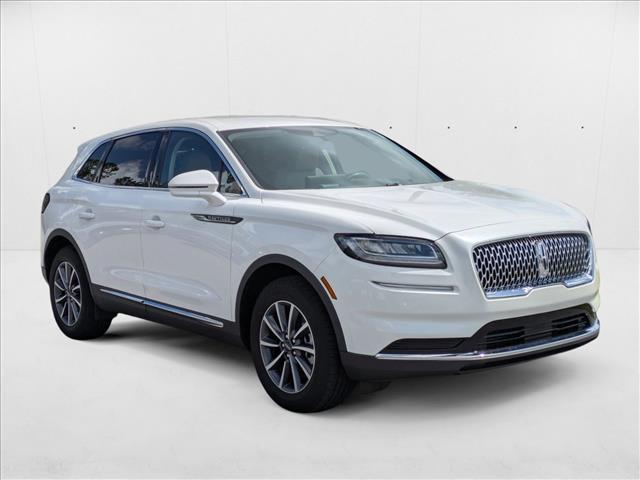 2021 Lincoln Nautilus Standard photo 3