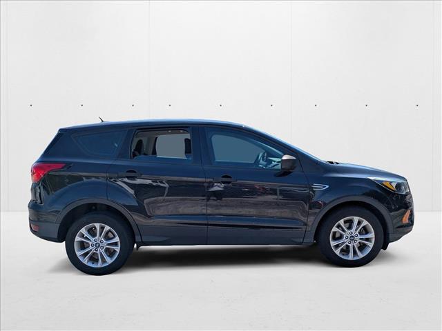 2019 Ford Escape S photo 4