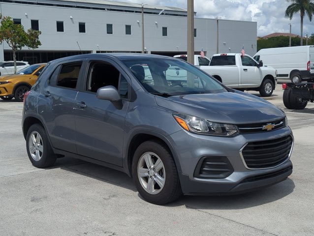 2020 Chevrolet Trax LS photo 3