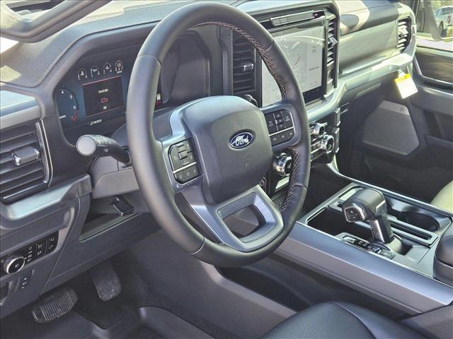 2025 Ford F-150 Lariat photo 3