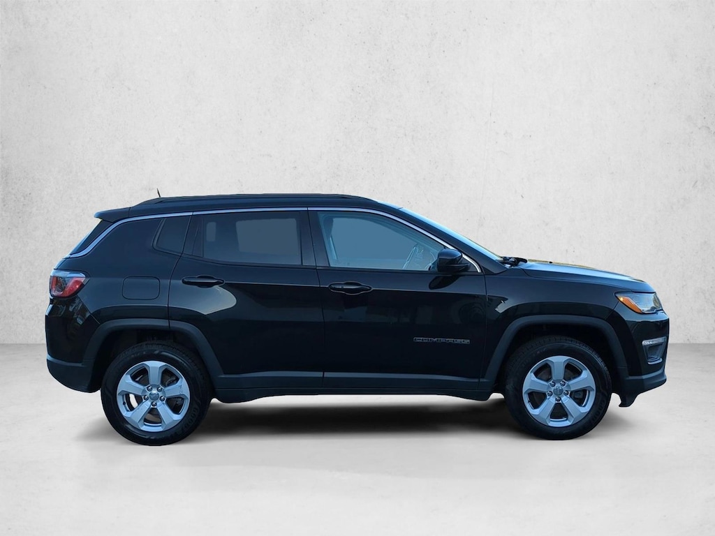 Used 2018 Jeep Compass Latitude SUV