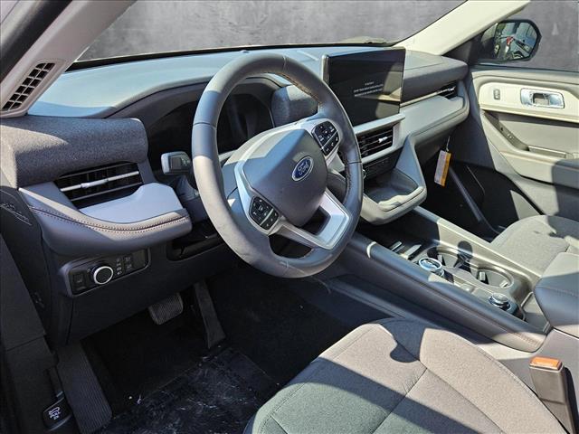 2025 Ford Explorer photo 3