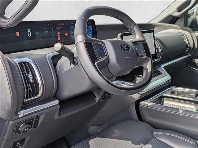 2025 Ford Expedition MAX Platinum photo 2