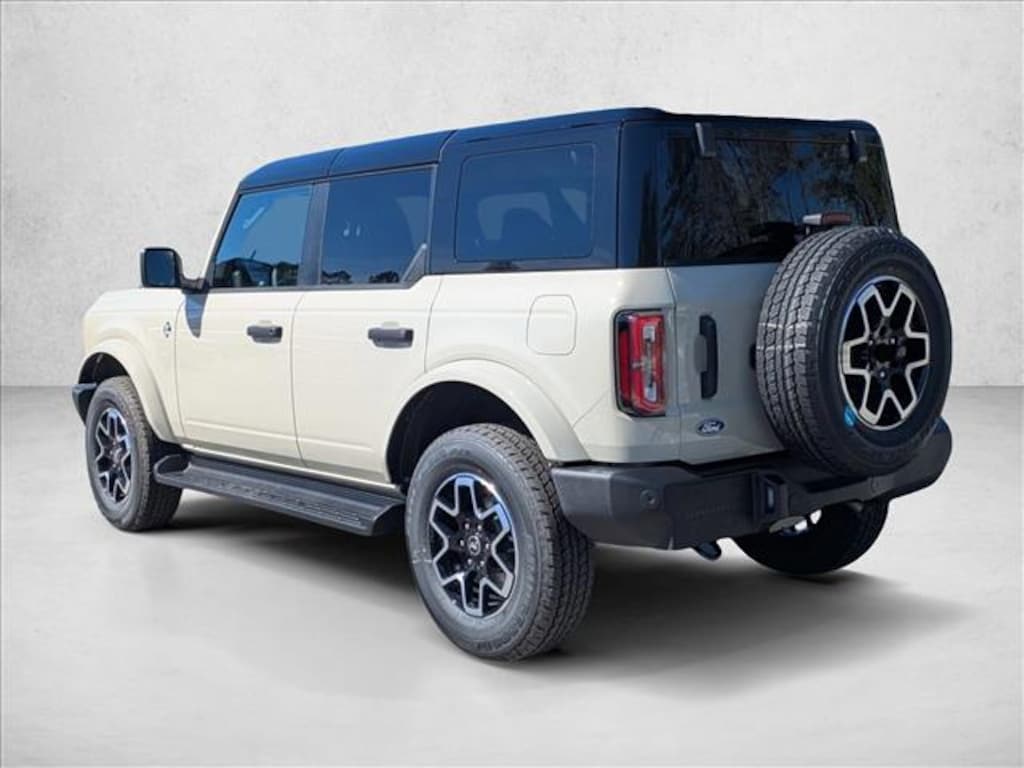 New 2026 Ford Bronco Outer Banks SUV