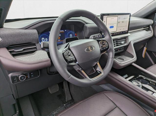 2025 Ford Explorer Platinum photo 2