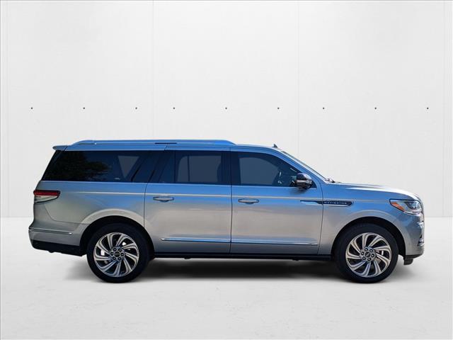 2024 Lincoln Navigator L Reserve photo 4