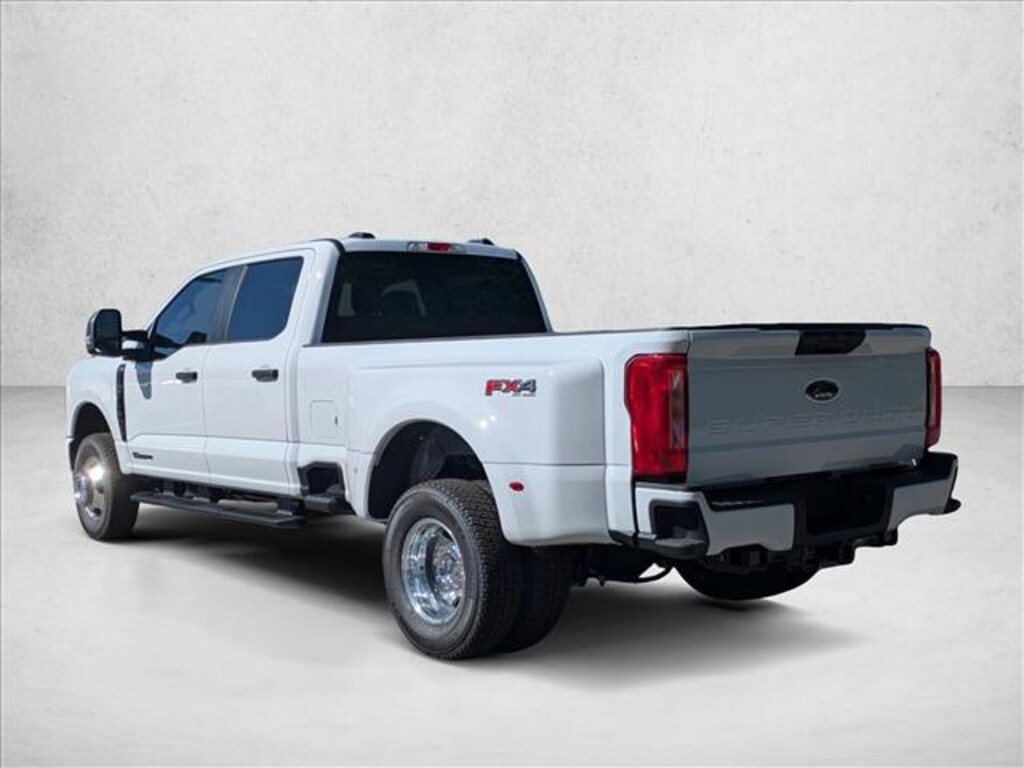 New 2026 Ford F-350 XL Truck Crew Cab
