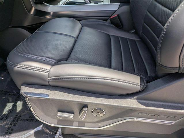 2025 Ford F-150 Platinum photo 4