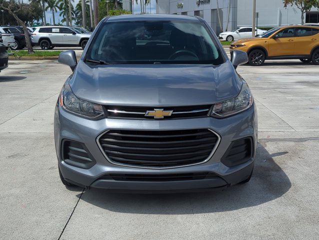 2020 Chevrolet Trax LS photo 2