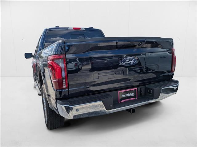 2025 Ford F-150 Lariat photo 2
