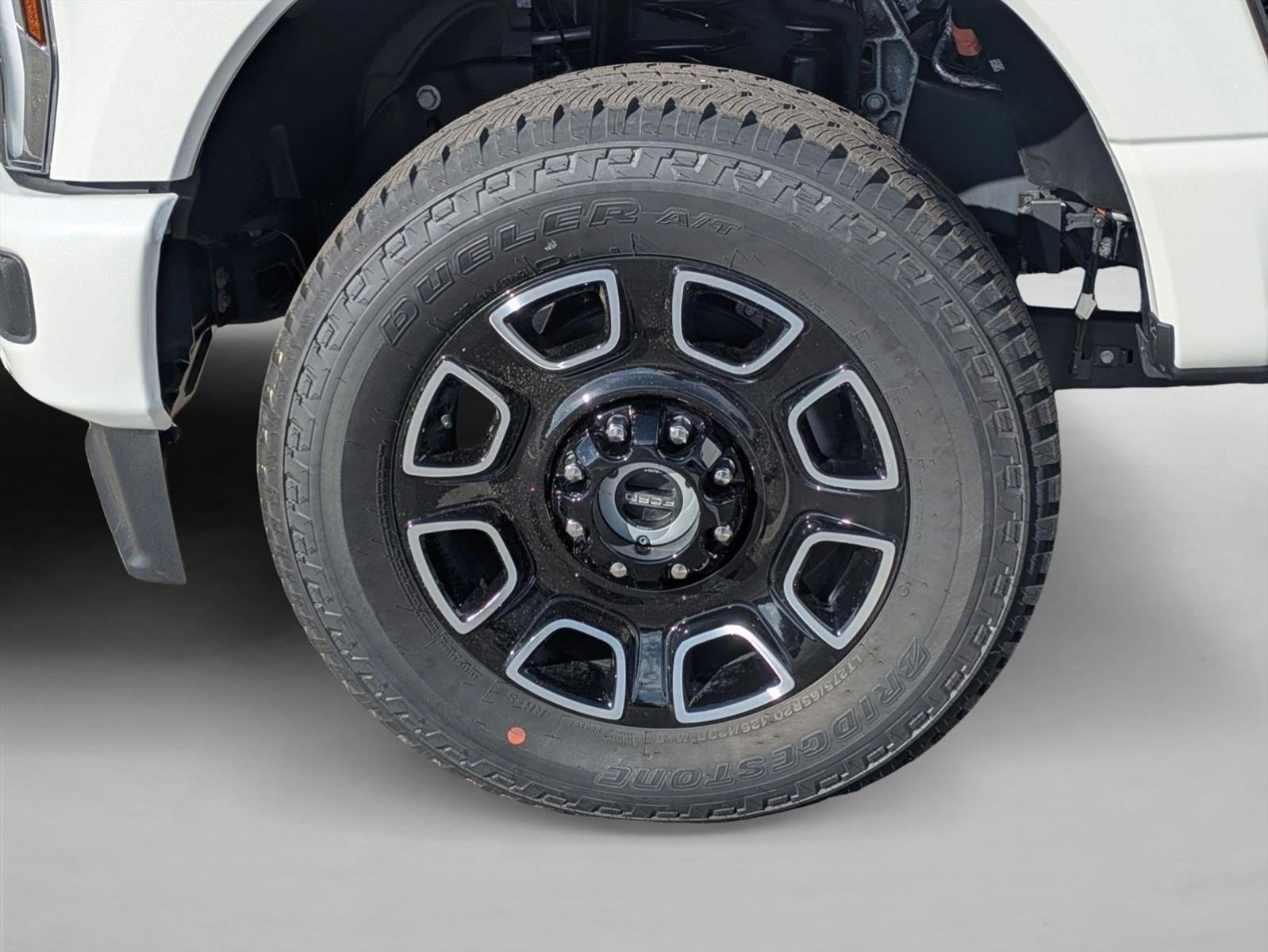 2025 Ford F-250 Super Duty Platinum - Photo 16