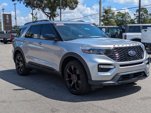 2020 Ford Explorer ST photo 3