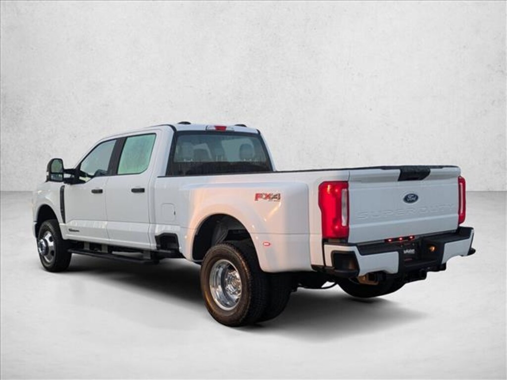 New 2026 Ford F-350 XL Truck Crew Cab