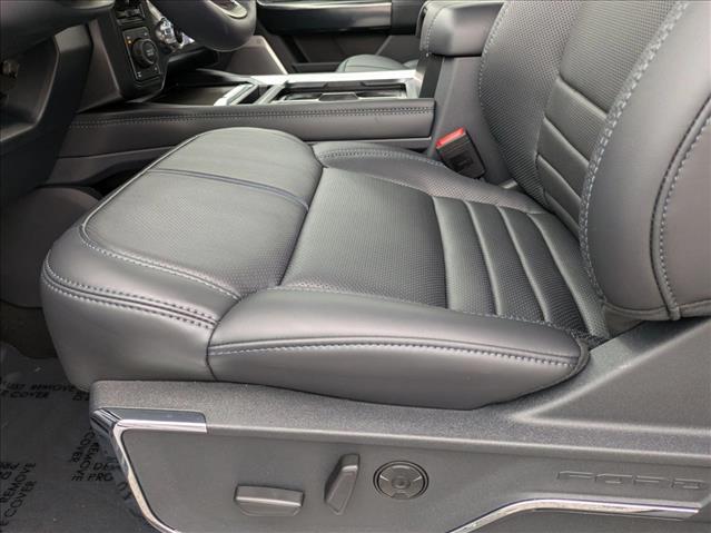 2026 Ford F-250 Platinum photo 4