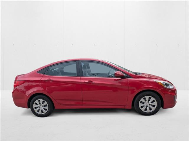 2016 Hyundai Accent SE photo 4