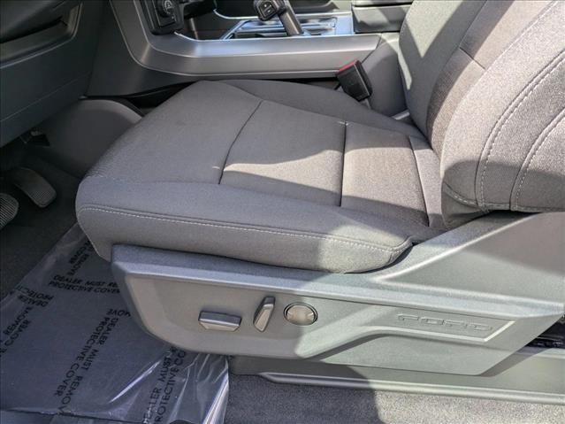 2025 Ford F-150 XLT photo 4