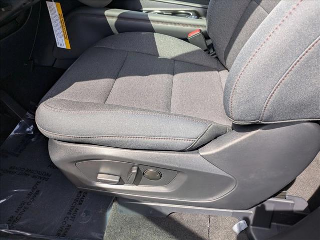 2025 Ford Explorer photo 3