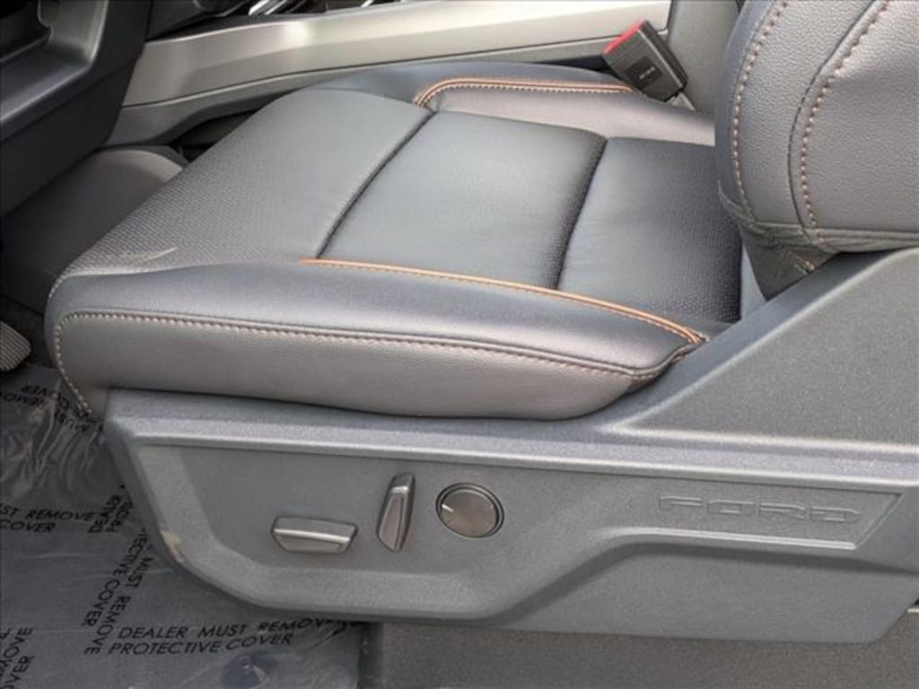 New 2026 Ford F-250 LARIAT Truck Crew Cab