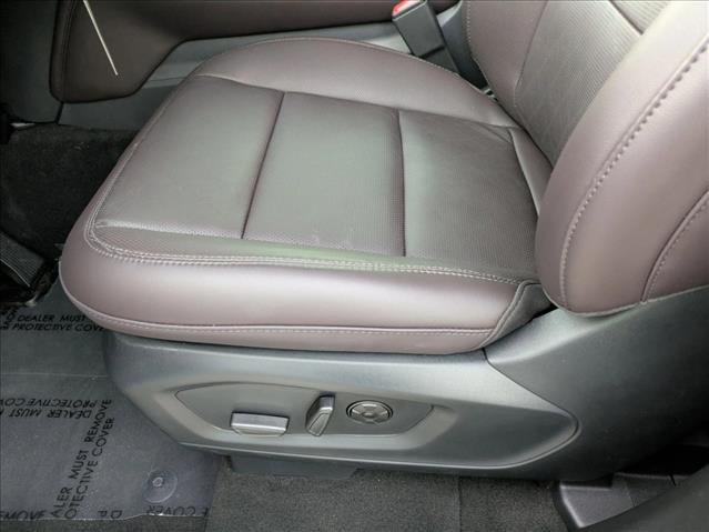 2025 Ford Explorer Platinum photo 3