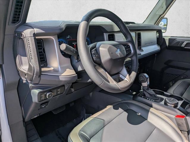 2025 Ford Bronco Outer Banks photo 3