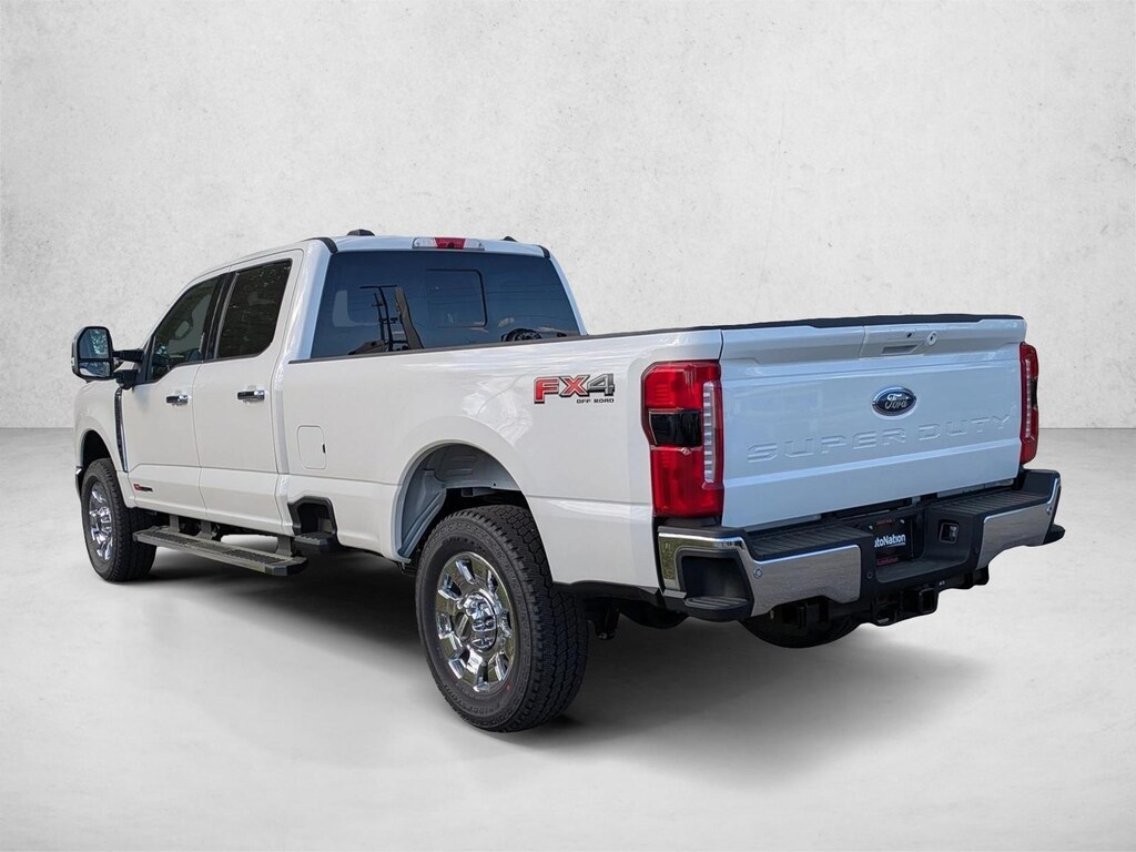 New 2026 Ford F-350 LARIAT Truck Crew Cab