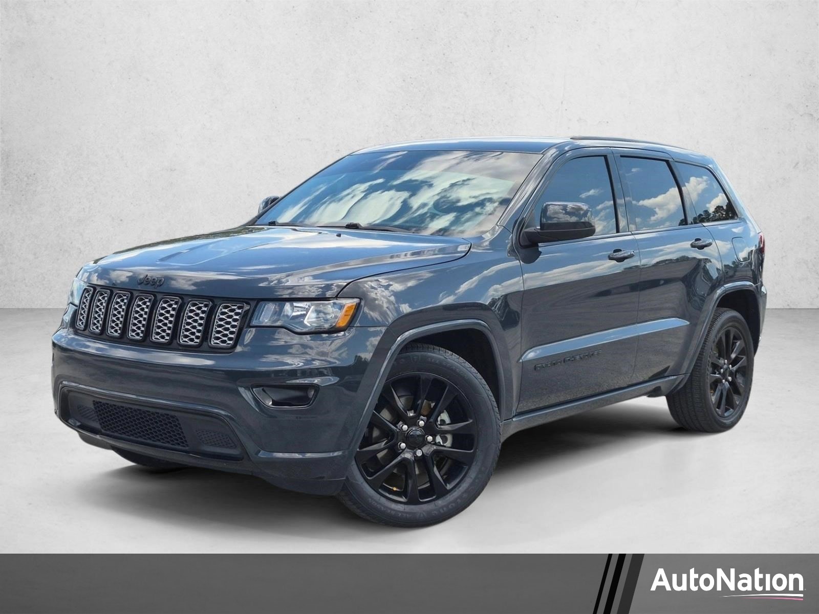 2018 Jeep Grand Cherokee Altitude's photo